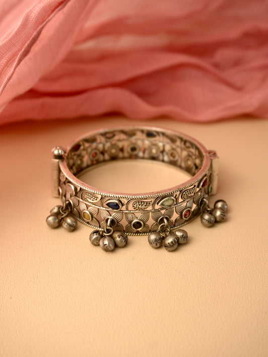 Ishita Oxidised Kada Bangle