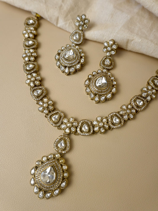 Evanshi Necklace Set