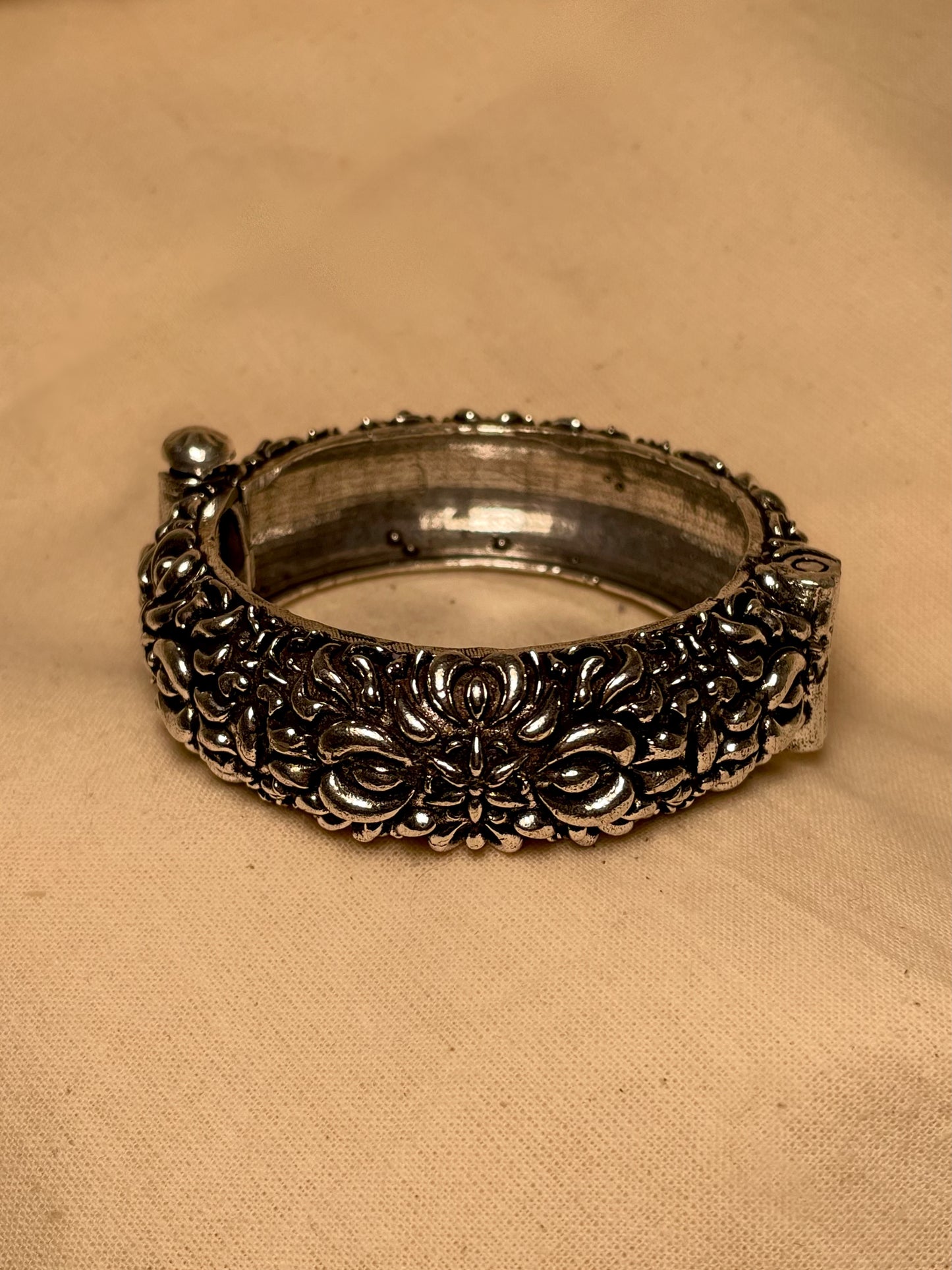Vidya Oxidised Kada Bangle