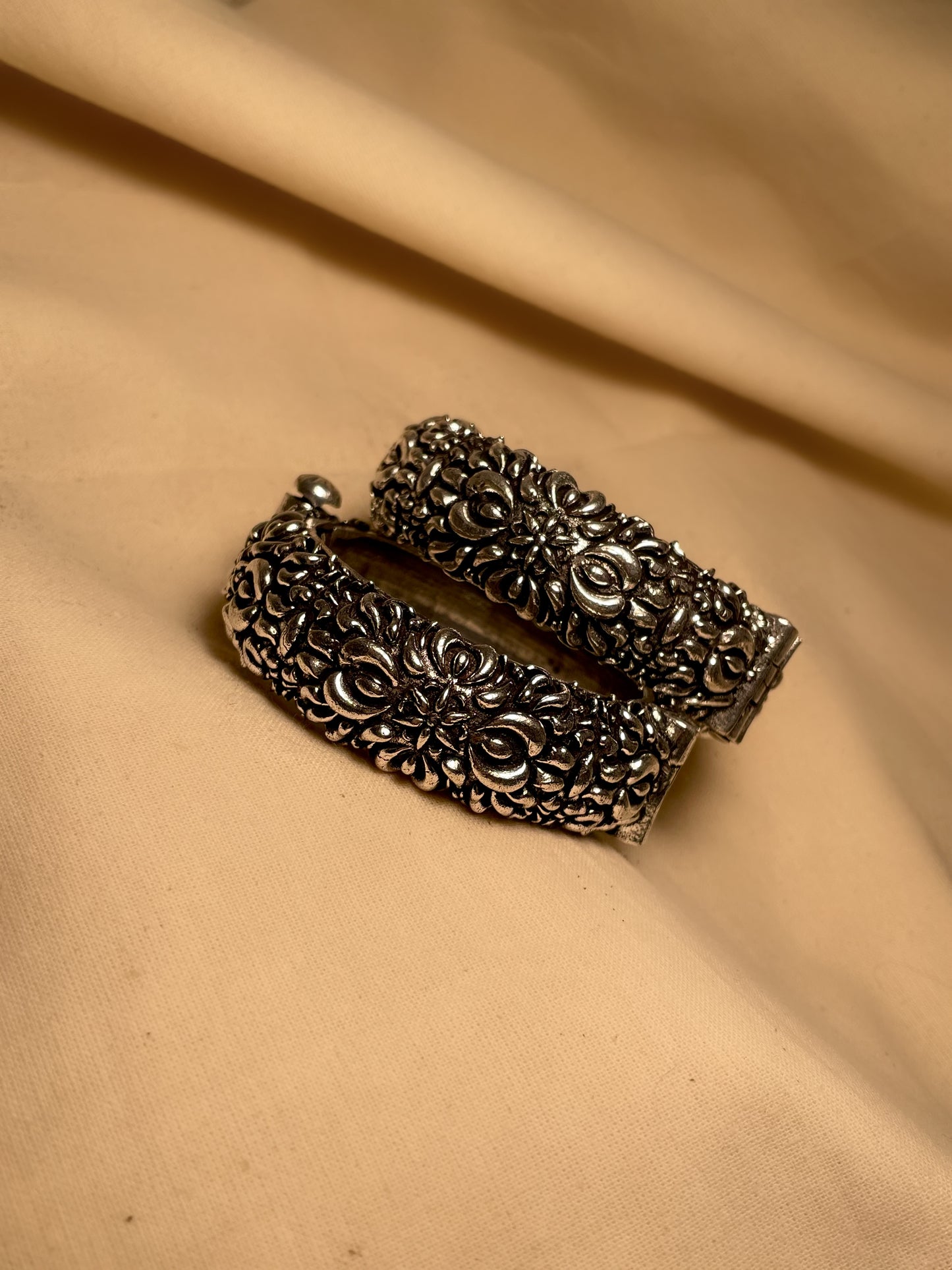 Vidya Oxidised Kada Bangle