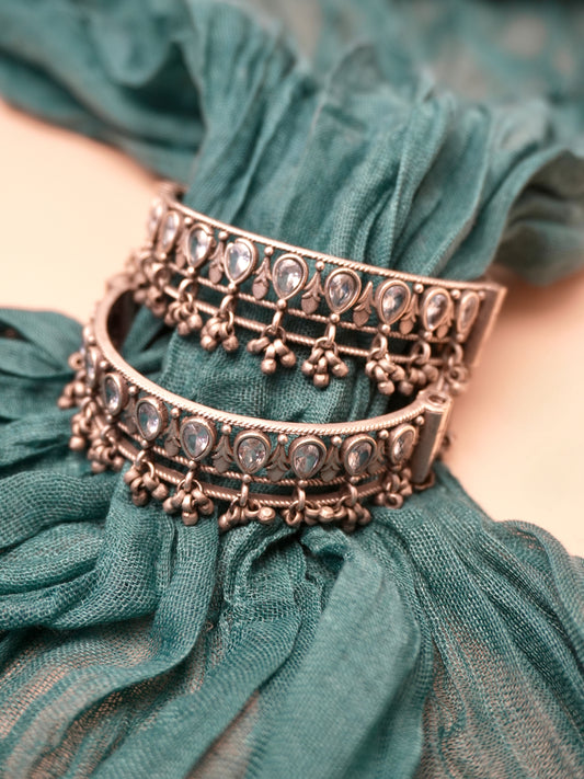 Sampriti Oxidised Kada Bangle