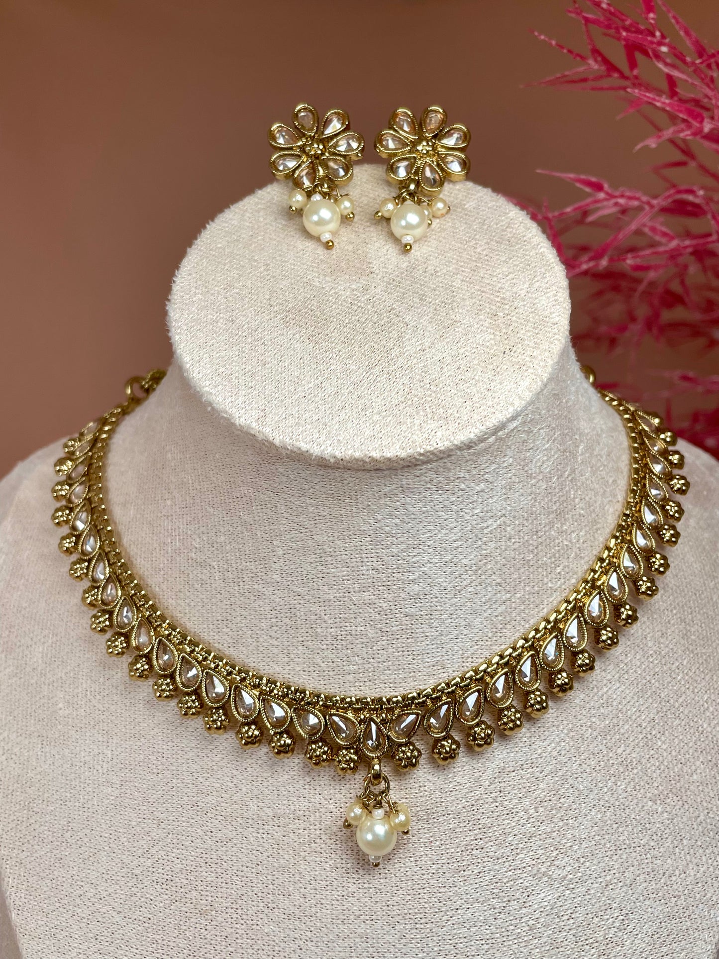Navita Necklace Set