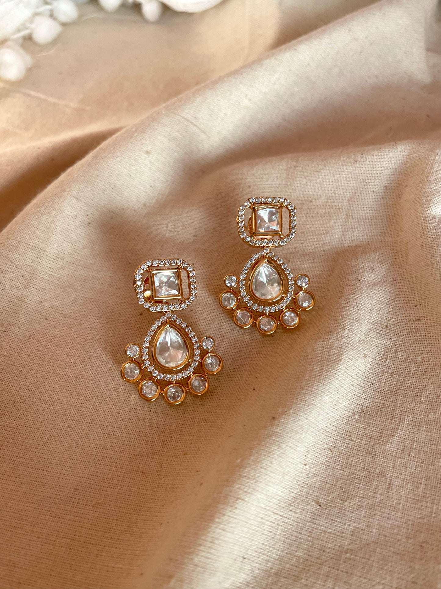 Mahima Kundan Earrings