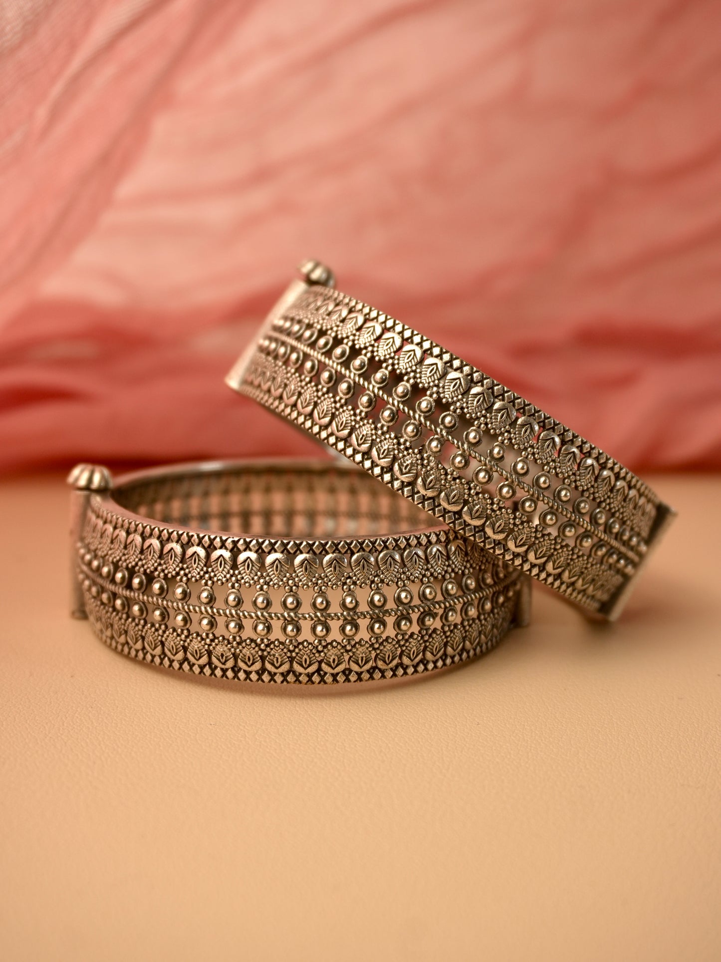 Dhrishti Oxidised Kada Bangle