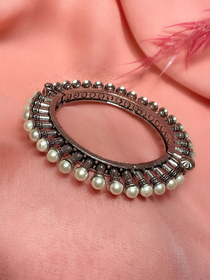 Noor Oxidised Kada Bangle