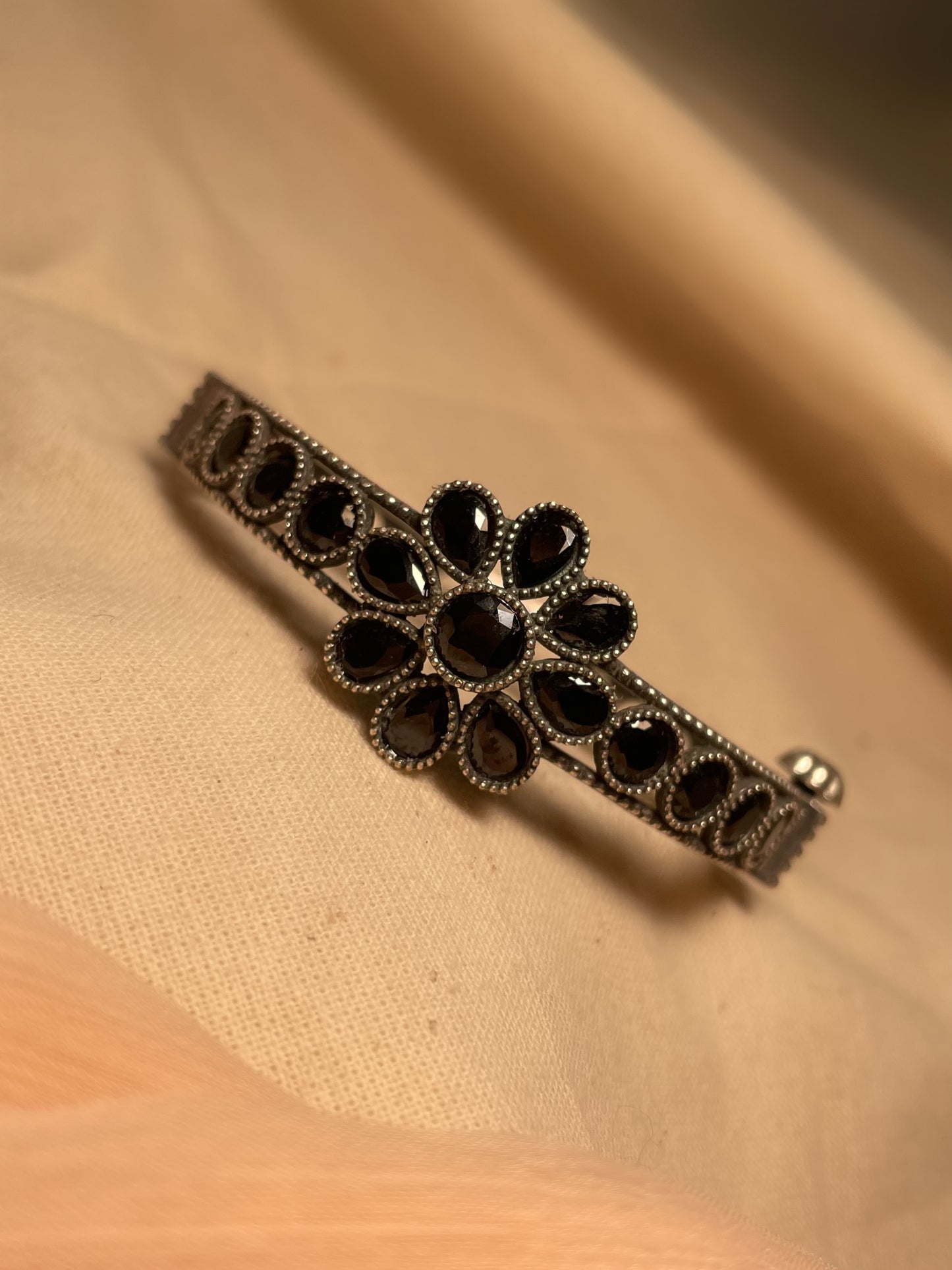 Kashvi Oxidised Kada Bangle