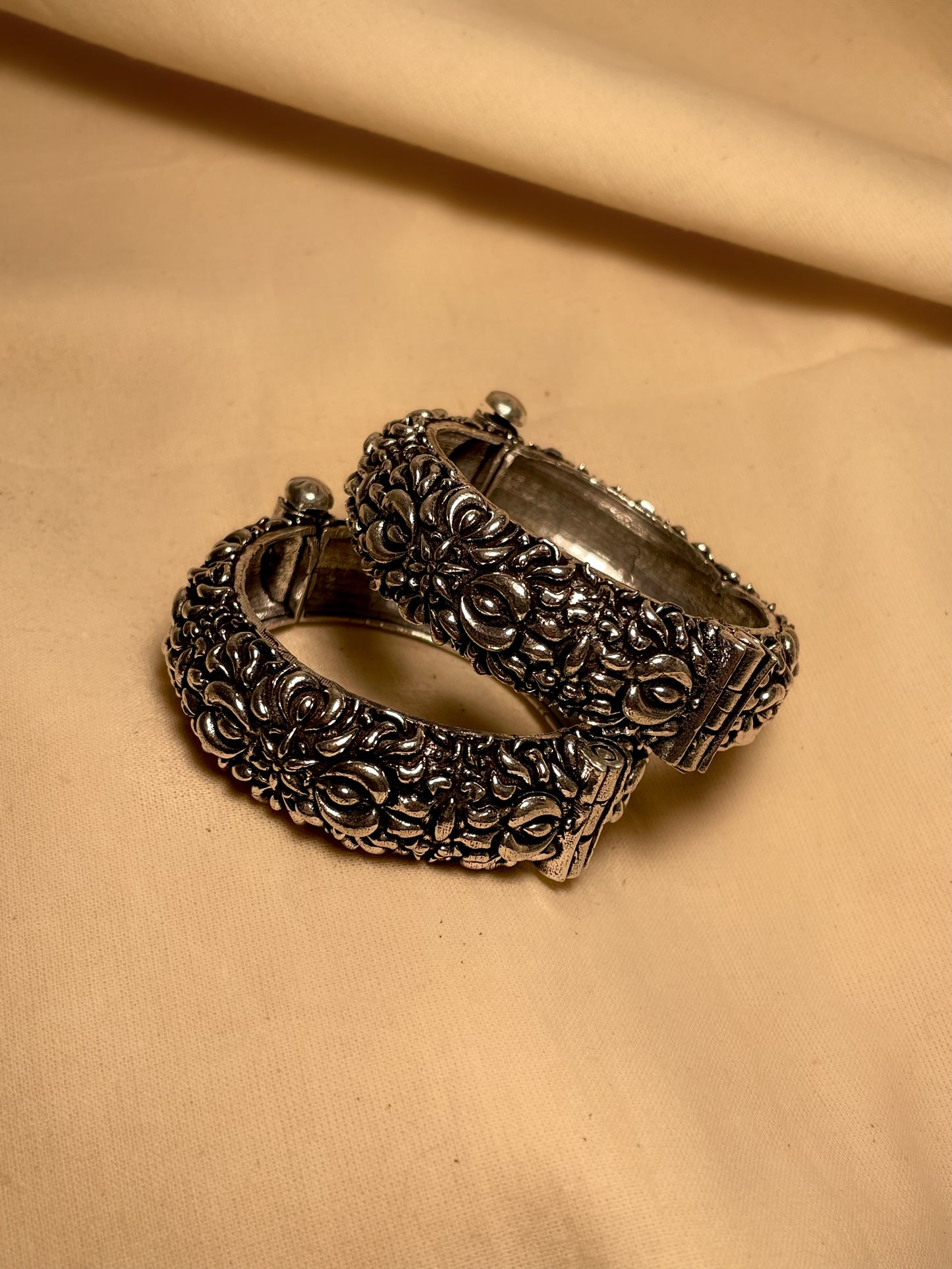 Vidya Oxidised Kada Bangle