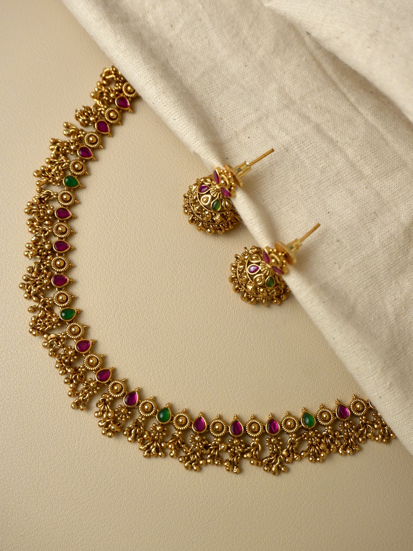 Keshavi Necklace Set