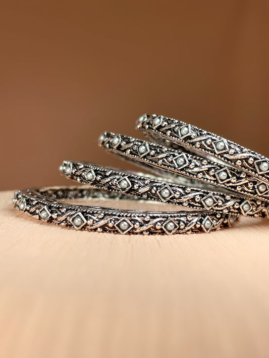 Niyanta Oxidised Kada Bangles