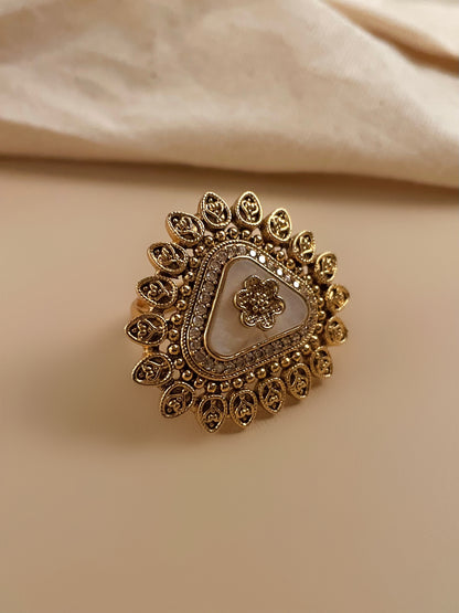 Paravi Ring